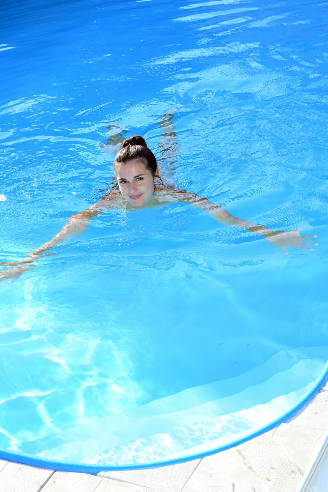 MetArt Alina – Poolside Plunge Part02 (54P)
