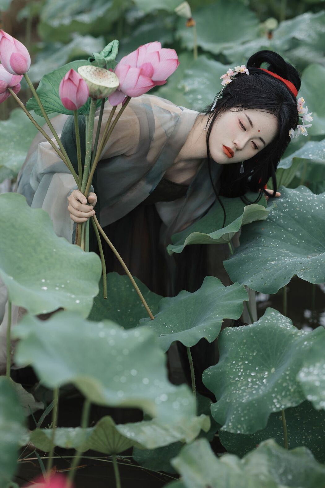 YiTuYu艺图语 Vol.9895 Yuan Di Diao Xian Qu Ye Nao (36P)