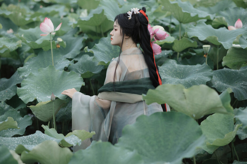 YiTuYu艺图语 Vol.9895 Yuan Di Diao Xian Qu Ye Nao (36P)