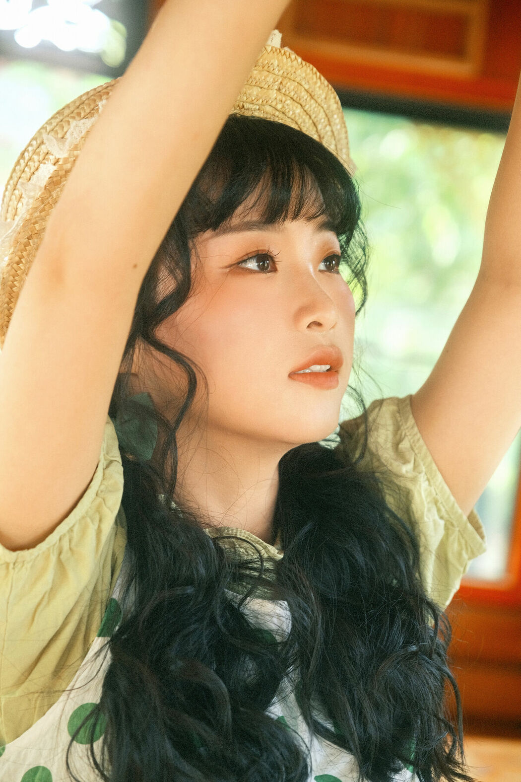 YiTuYu艺图语 Vol.9902 Chen Meng (18P)