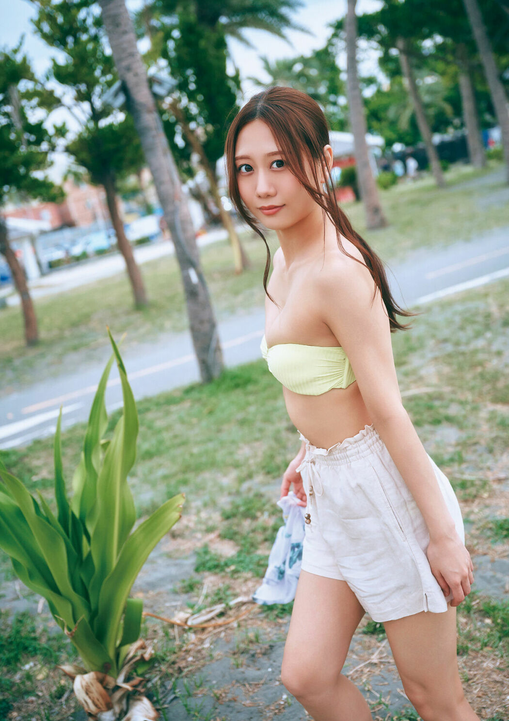 JP Nao Furuhata 古畑奈和 – FLASHデジタル写真集 本当の私 (72P)