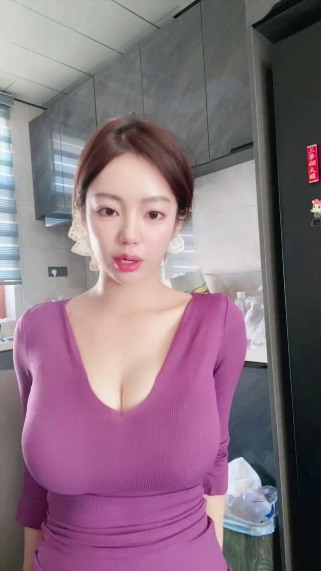 Mei Mei Zi Ya 美美子Ya &ndash; 多彩随缘播外围 上下真空诱惑 道具喷水秀 02 (43P &ndash; 8V)
