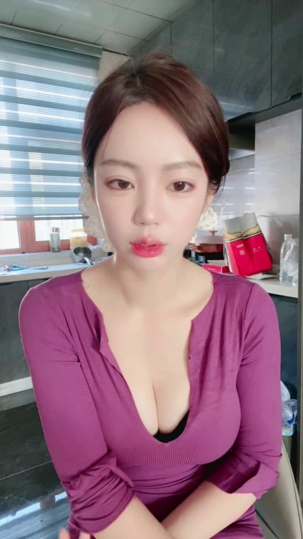 Mei Mei Zi Ya 美美子Ya &ndash; 多彩随缘播外围 上下真空诱惑 道具喷水秀 02 (43P &ndash; 8V)