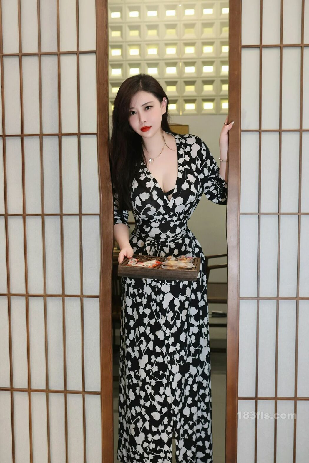 XR Uncensored Wang Wan You 王婉悠Queen – 私拍 (72P)