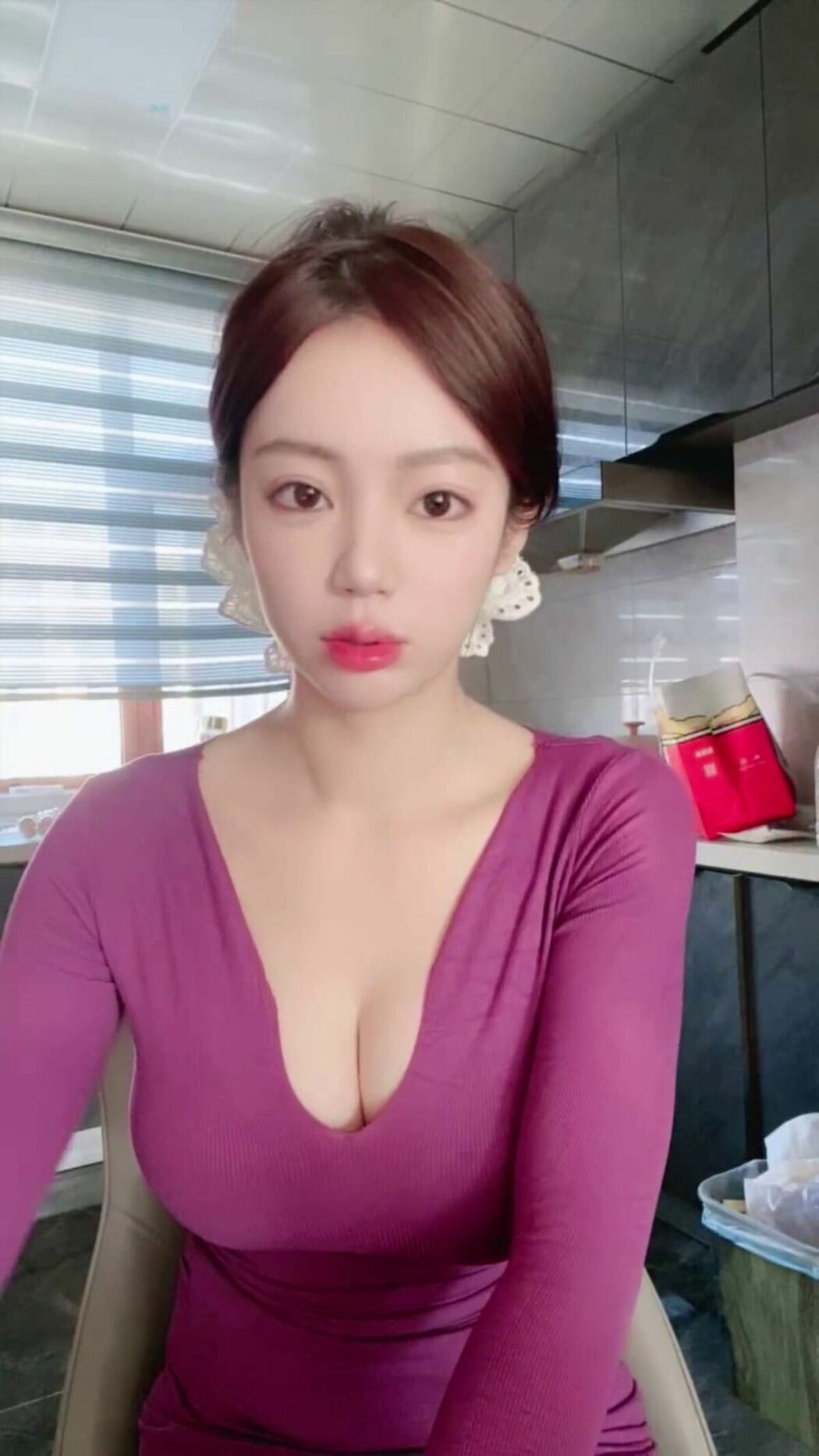 Mei Mei Zi Ya 美美子Ya &ndash; 多彩随缘播外围 上下真空诱惑 道具喷水秀 02 (43P &ndash; 8V)