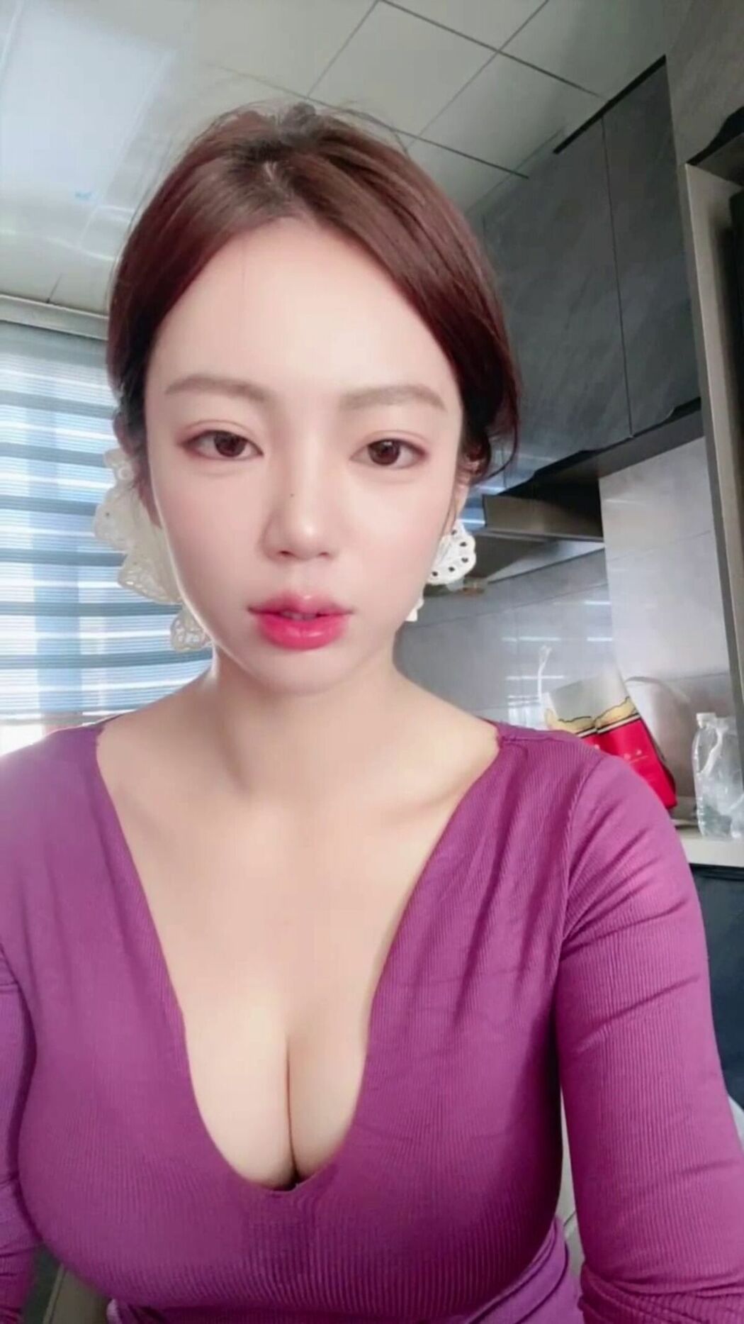 Mei Mei Zi Ya 美美子Ya &ndash; 多彩随缘播外围 上下真空诱惑 道具喷水秀 02 (43P &ndash; 8V)