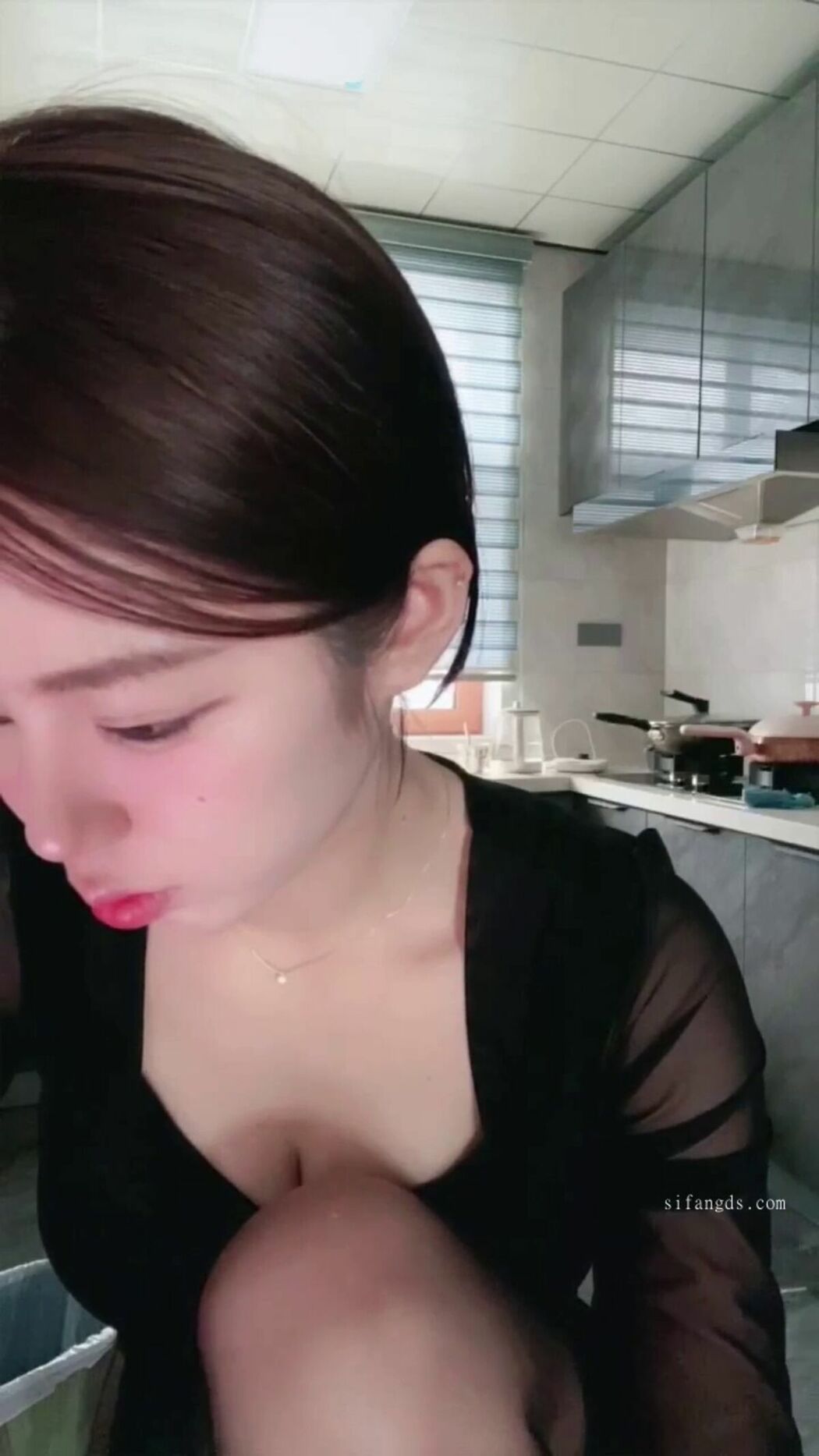 Mei Mei Zi Ya 美美子Ya &ndash; 多彩随缘播外围 上下真空诱惑 道具喷水秀 02 (43P &ndash; 8V)