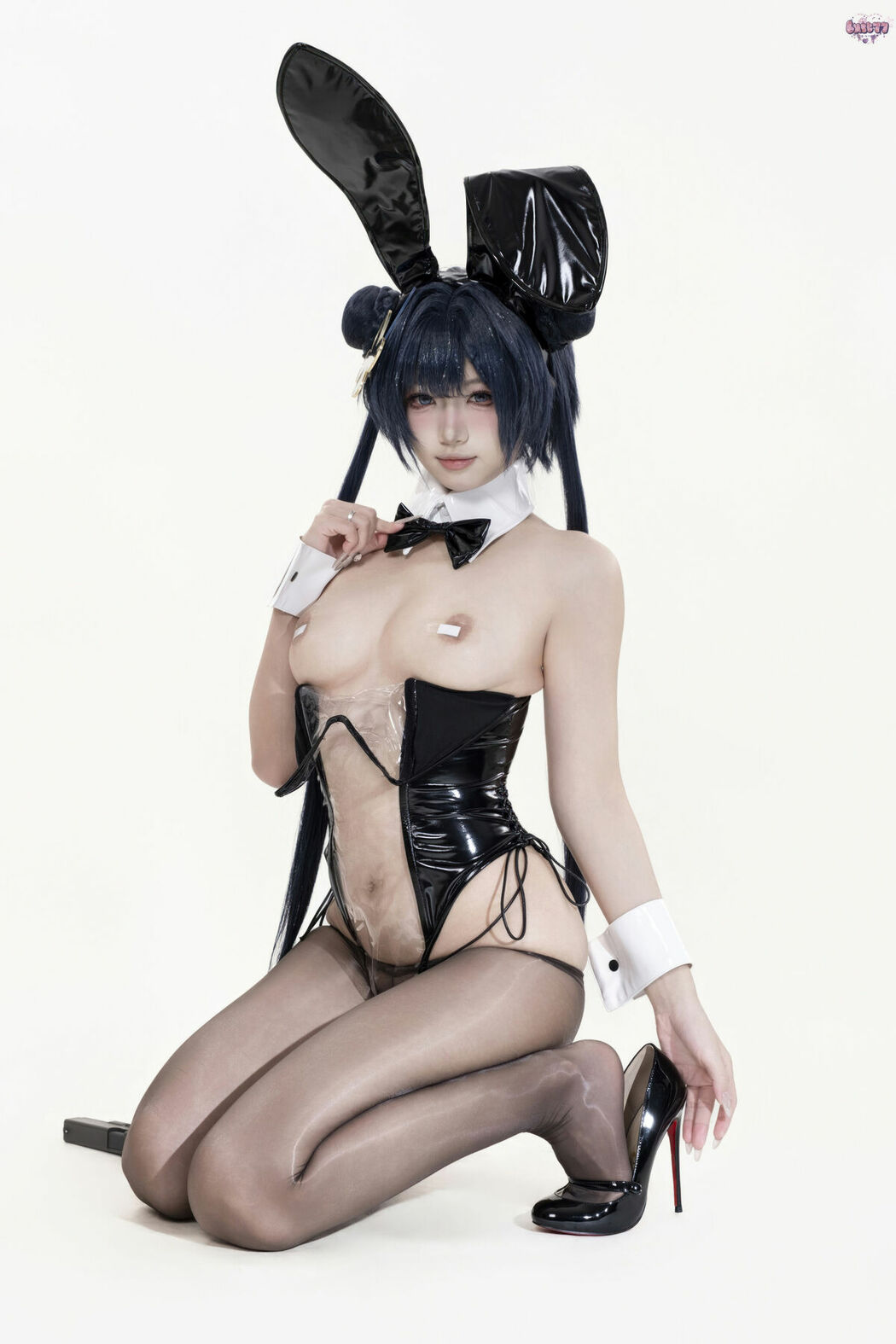 Coser@柒柒要乖哦 – 蔚蓝档案 妃咲兔女郎 (27P)