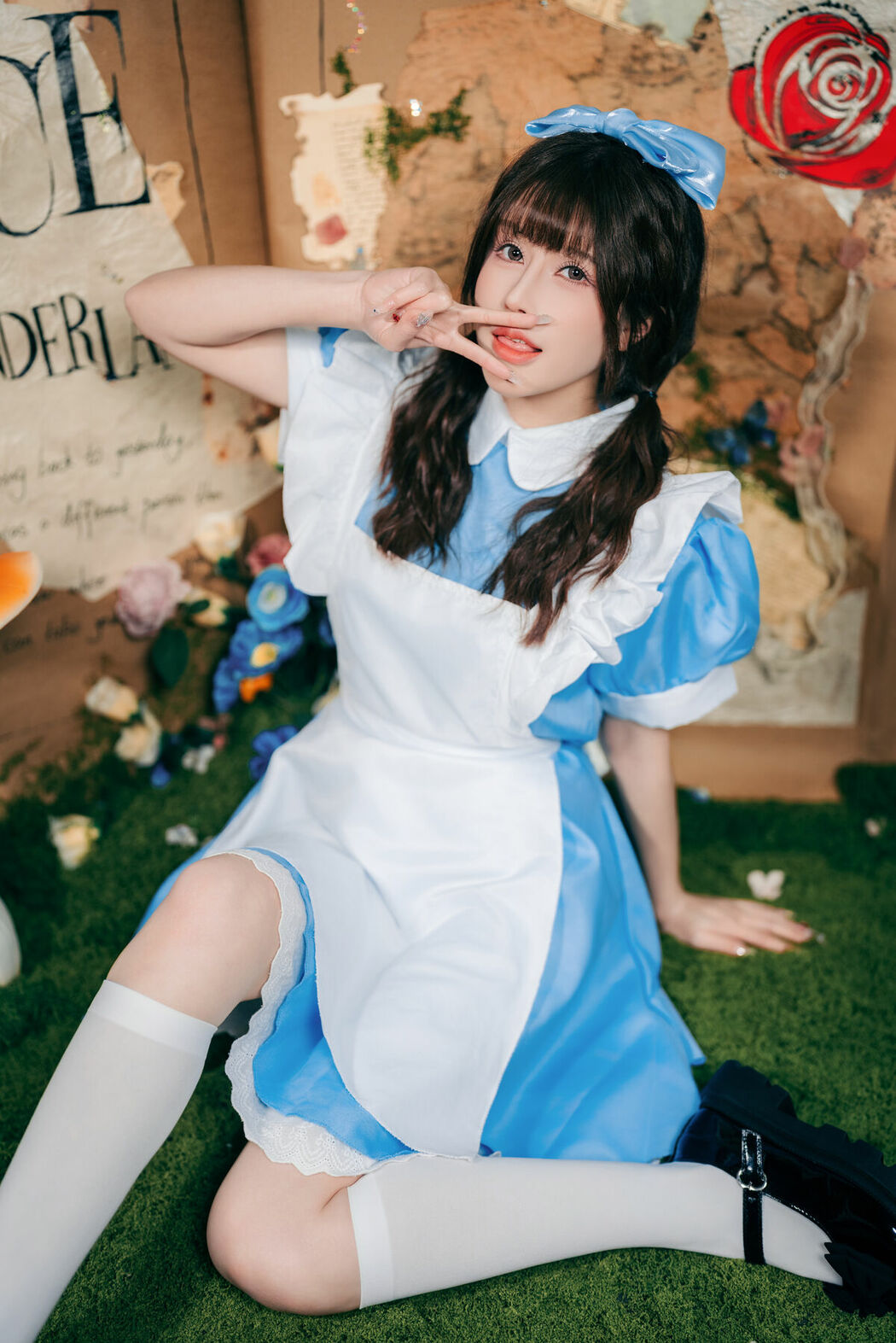 Coser@鹿八岁 – 爱丽丝梦游仙境 (25P)