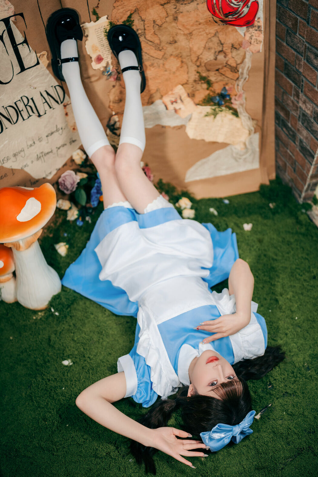 Coser@鹿八岁 – 爱丽丝梦游仙境 (25P)