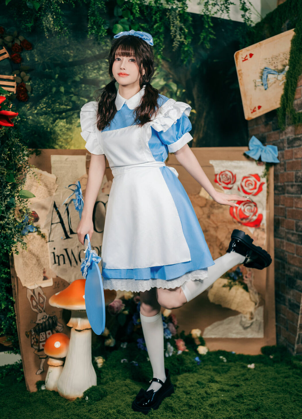 Coser@鹿八岁 – 爱丽丝梦游仙境 (25P)