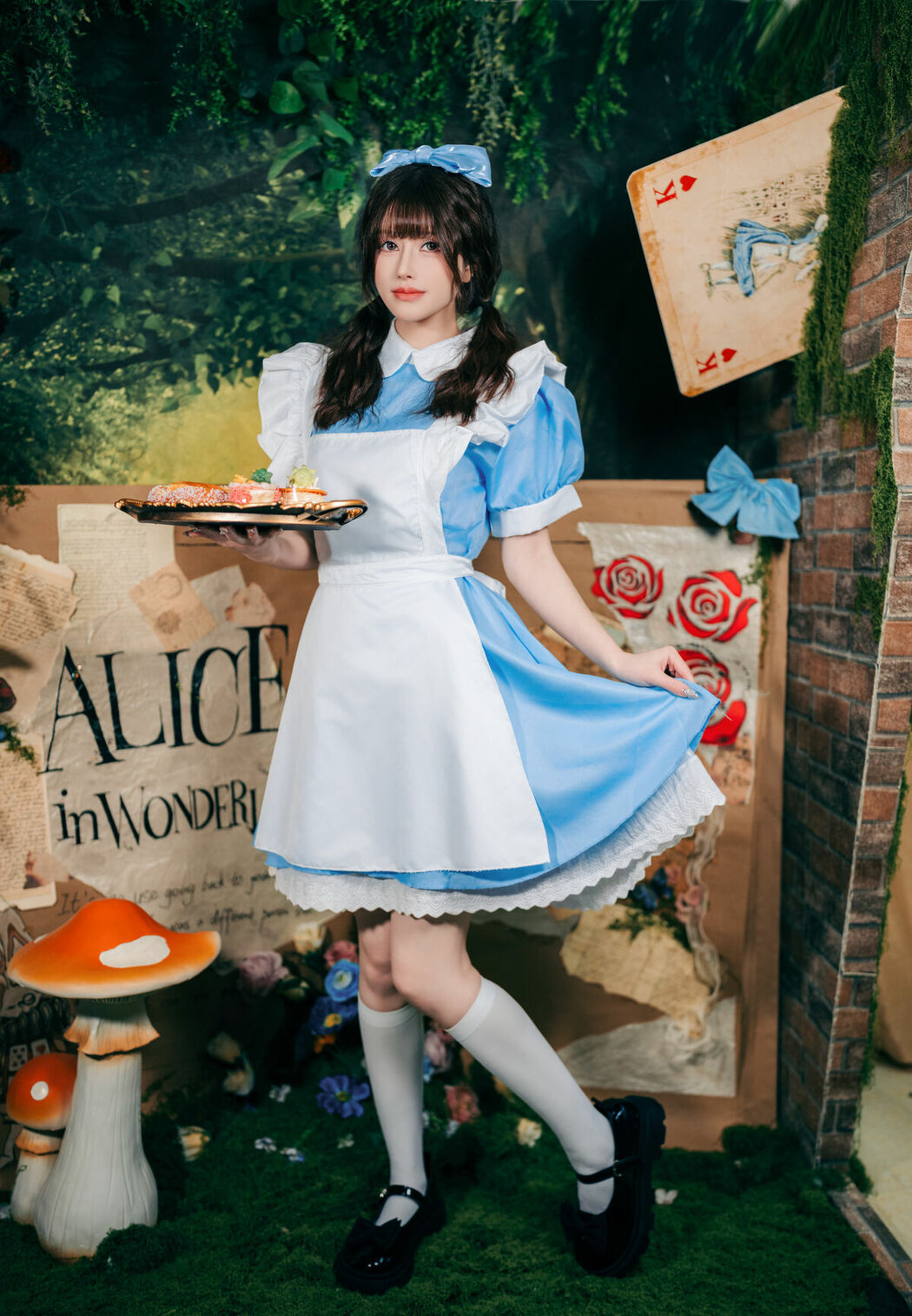 Coser@鹿八岁 – 爱丽丝梦游仙境 (25P)