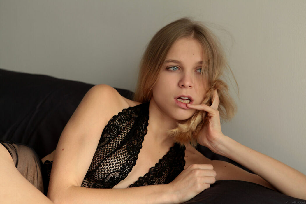 MetArt Nora Pace – Presenting Nora Pace Part01 (64P)