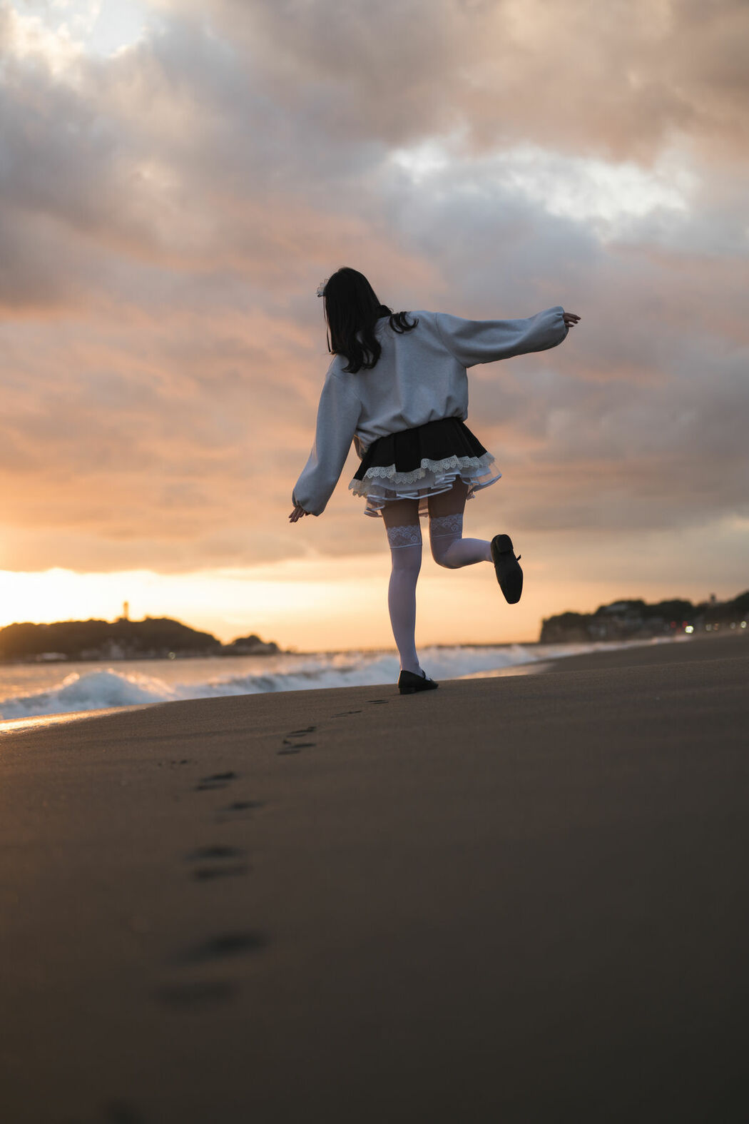 Coser@けん研 けんけん – C106实体刊物グラグラ And 推し型メイドロイドとしたいこと Part01 (62P)