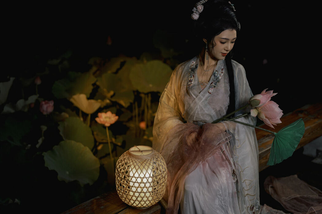 YiTuYu艺图语 Vol.9919 Xiao Qian (15P)