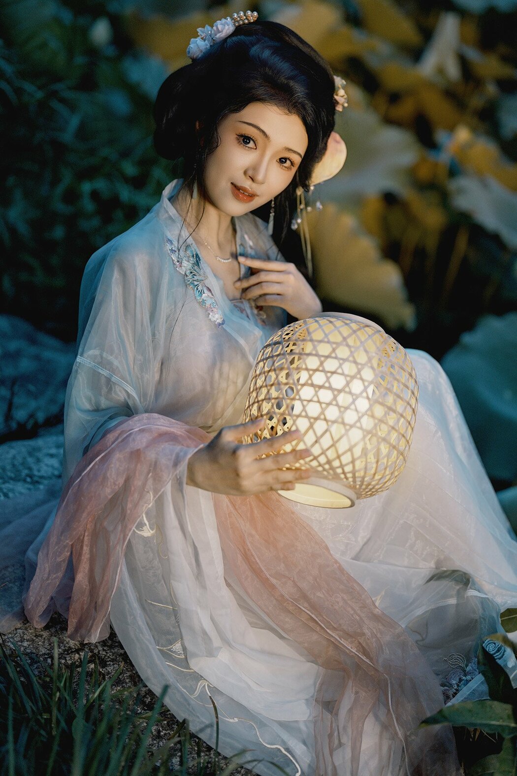 YiTuYu艺图语 Vol.9919 Xiao Qian (15P) Cover Photo