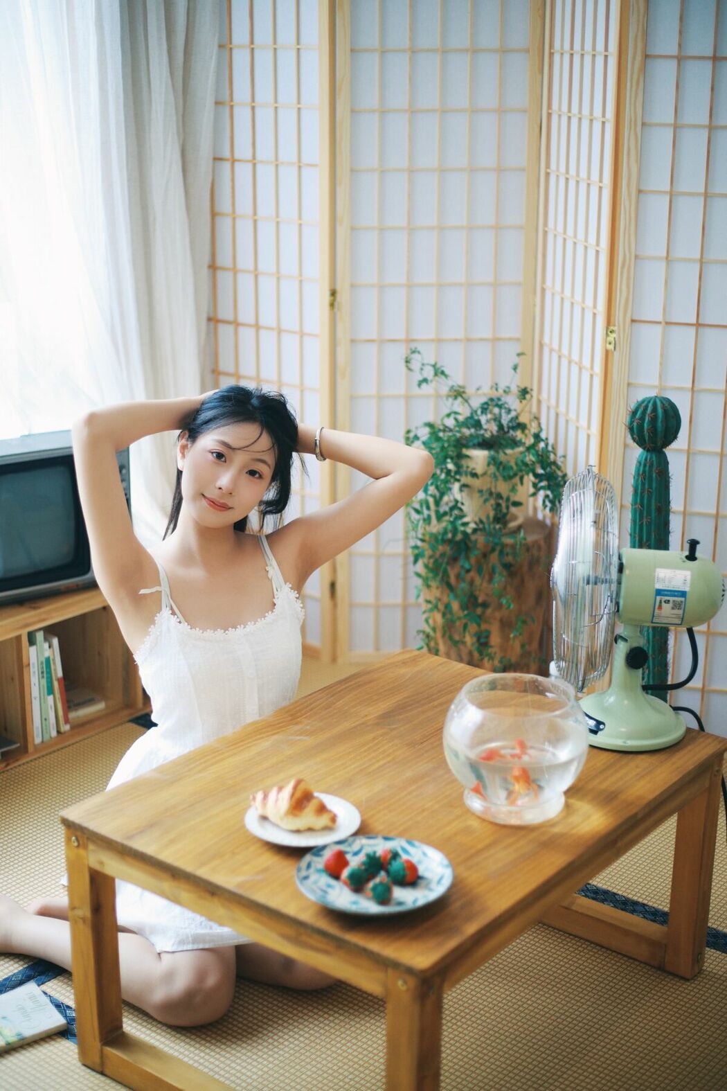 YiTuYu艺图语 Vol.9929 Xiao U (48P)
