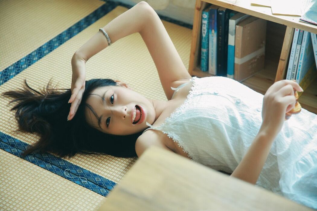 YiTuYu艺图语 Vol.9929 Xiao U (48P)