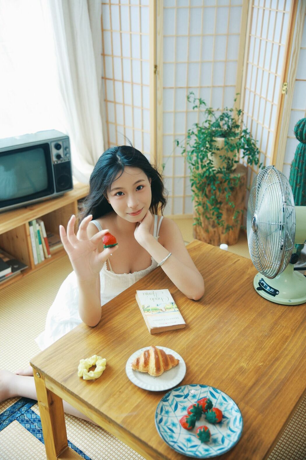 YiTuYu艺图语 Vol.9929 Xiao U (48P)