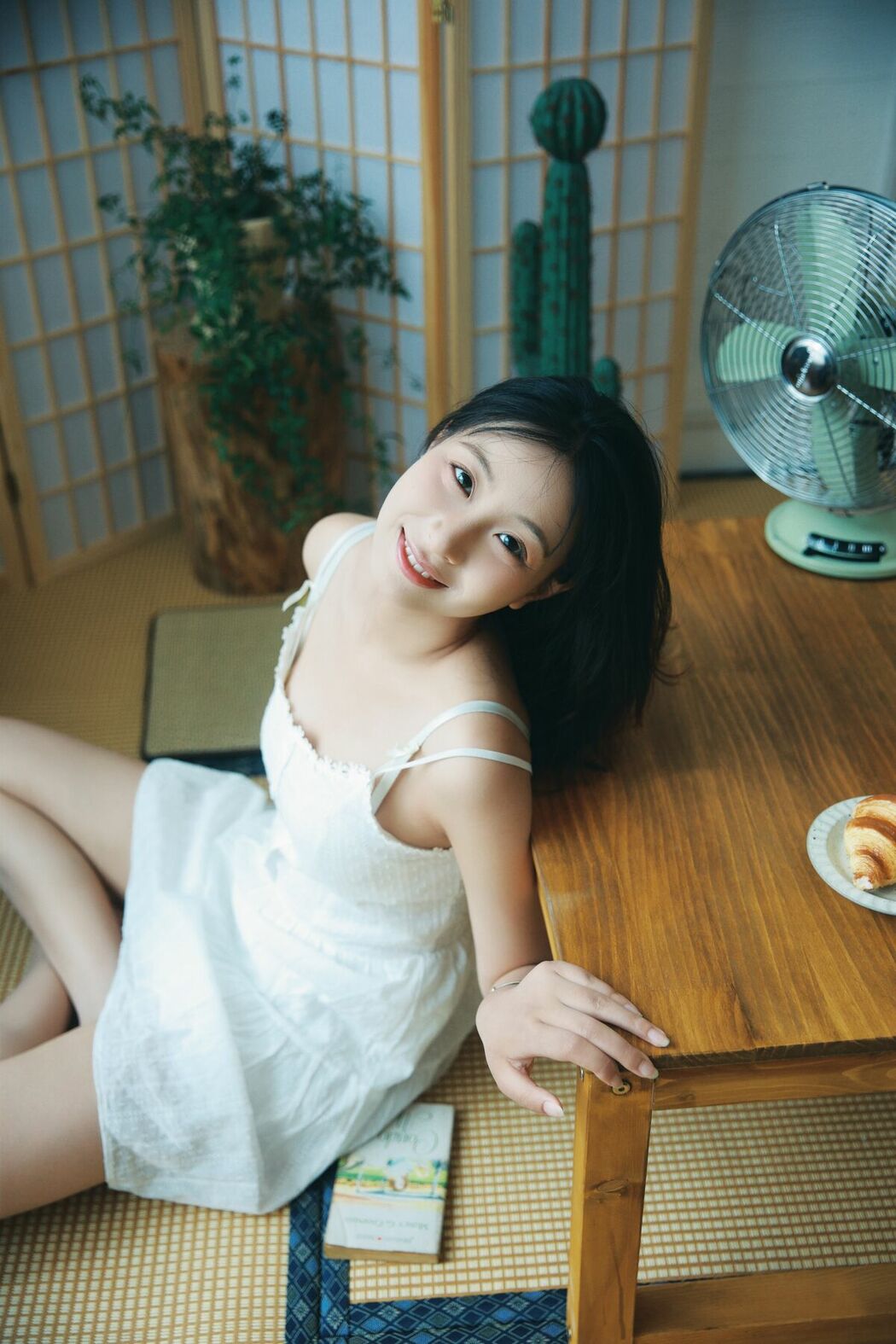 YiTuYu艺图语 Vol.9929 Xiao U (48P)