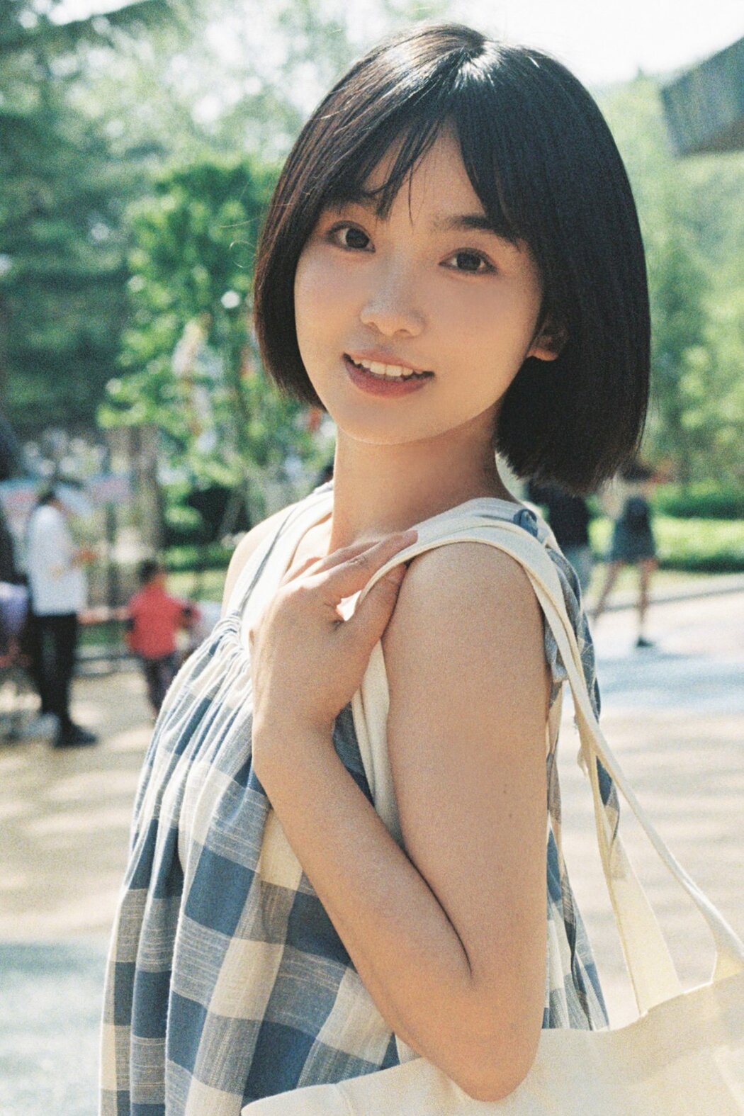 YiTuYu艺图语 Vol.9928 Wo Shi Yuan Zhu (28P) Cover Photo
