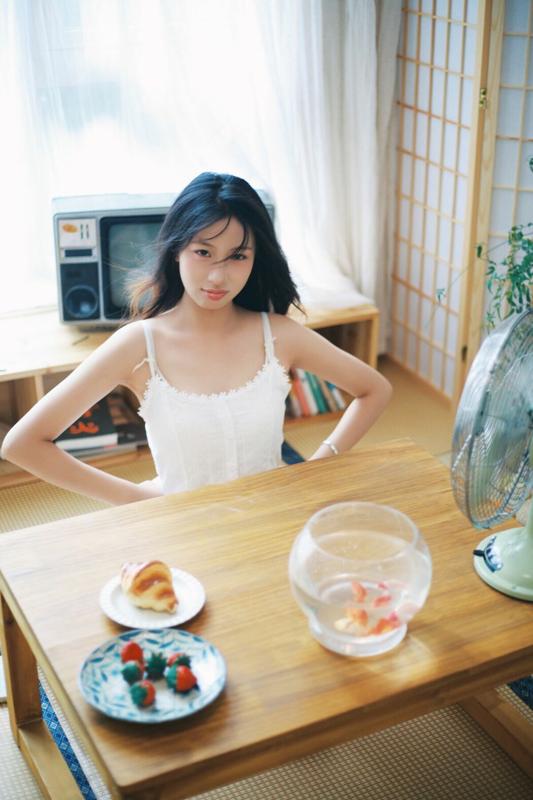 YiTuYu艺图语 Vol.9929 Xiao U (48P)