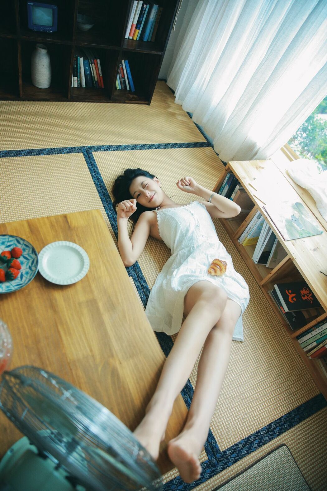YiTuYu艺图语 Vol.9929 Xiao U (48P)