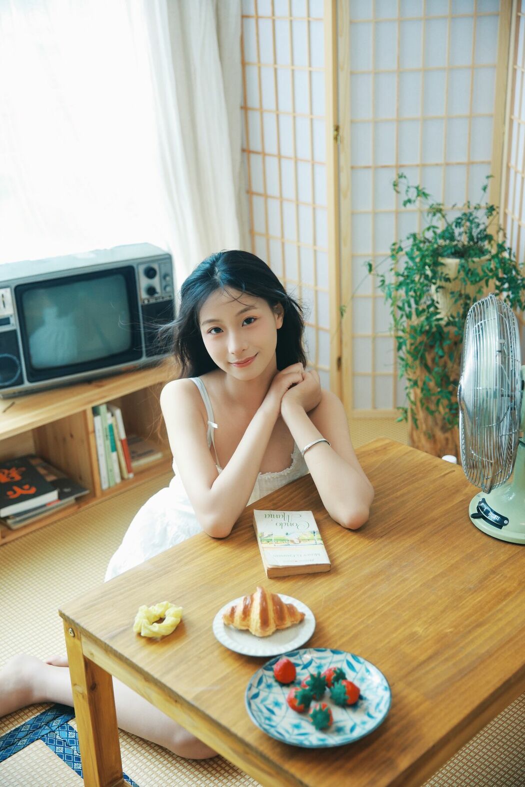 YiTuYu艺图语 Vol.9929 Xiao U (48P)