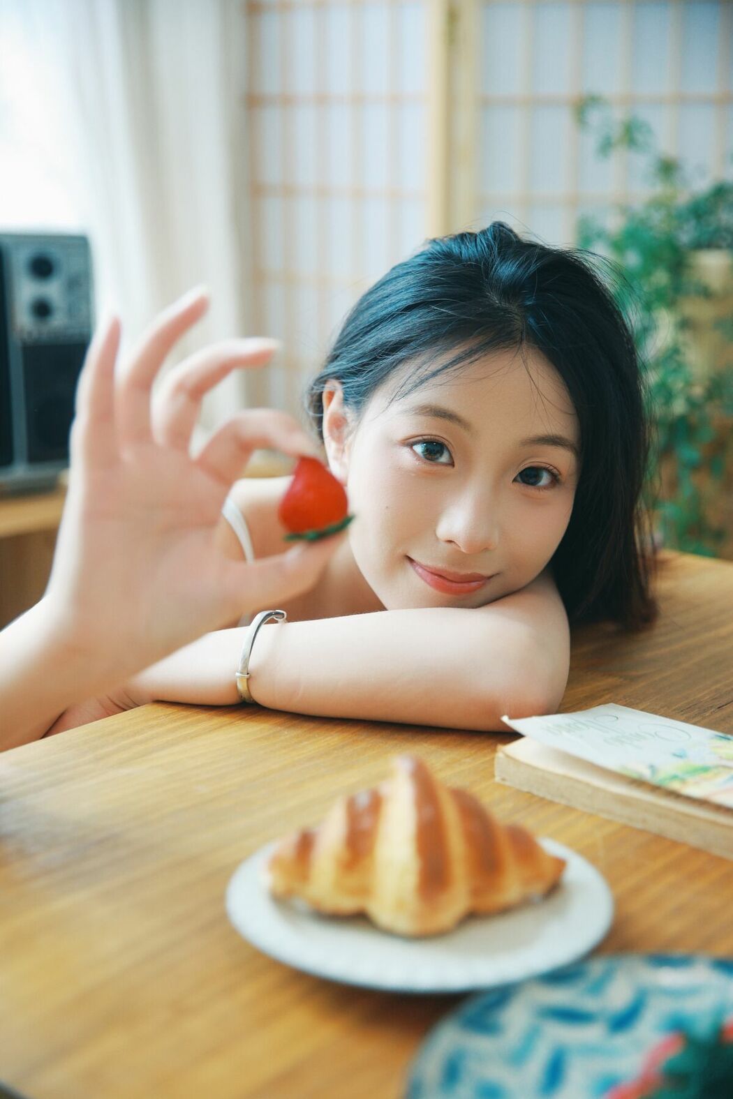 YiTuYu艺图语 Vol.9929 Xiao U (48P)