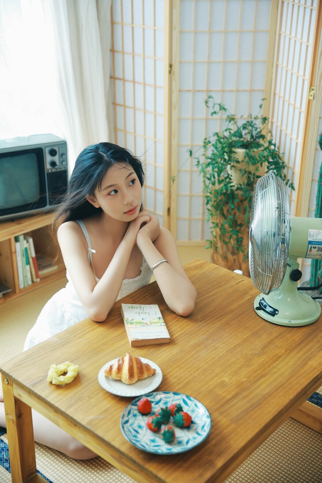 YiTuYu艺图语 Vol.9929 Xiao U (48P)