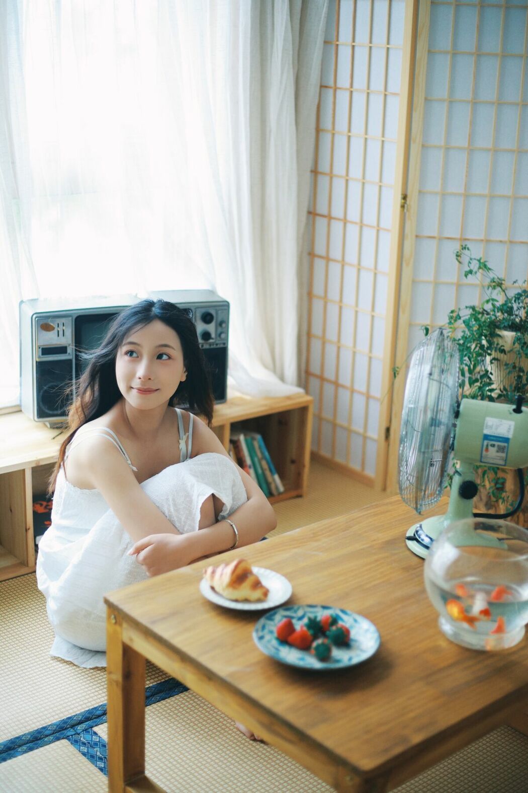 YiTuYu艺图语 Vol.9929 Xiao U (48P)