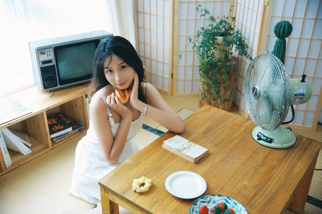 YiTuYu艺图语 Vol.9929 Xiao U (48P)