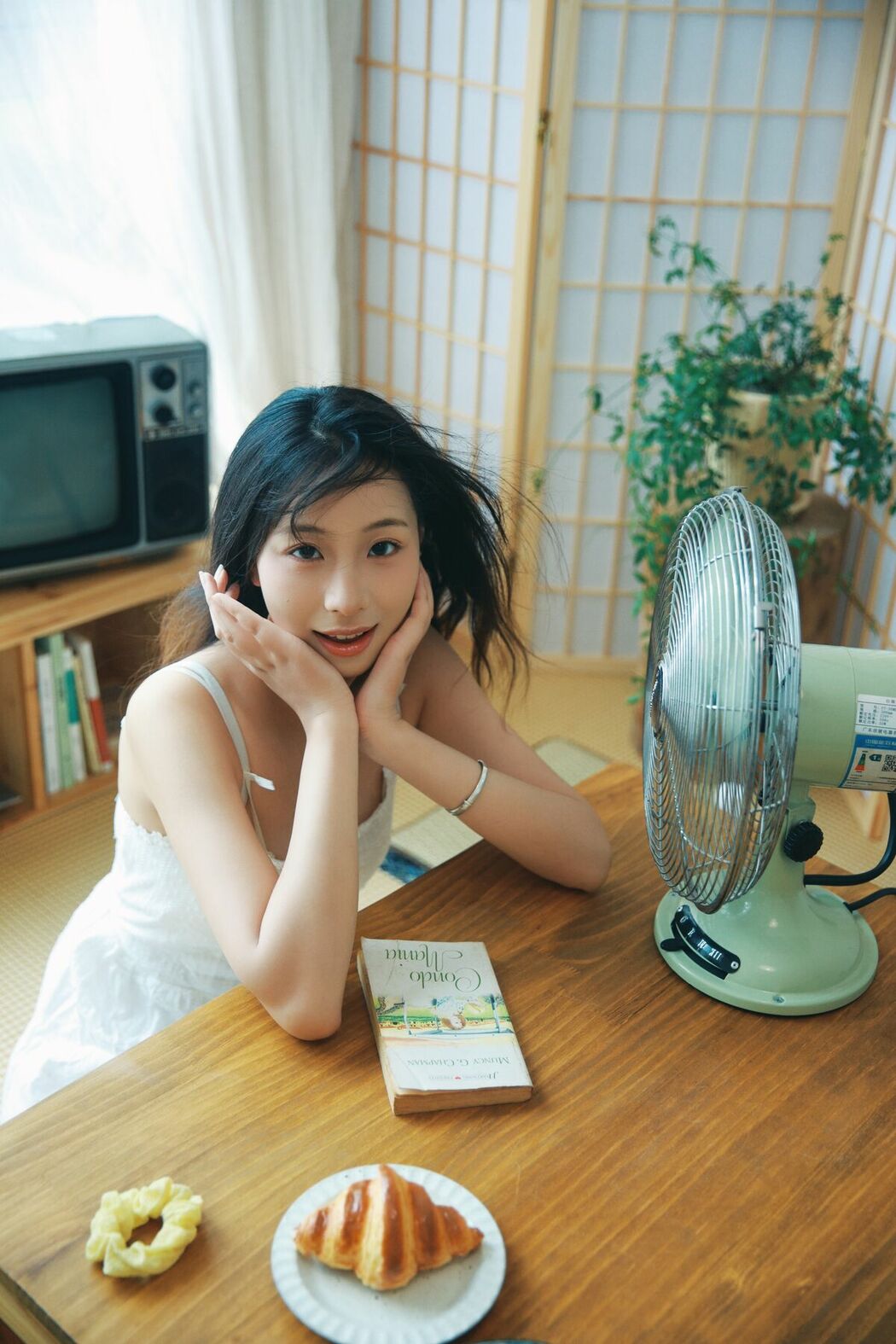 YiTuYu艺图语 Vol.9929 Xiao U (48P)