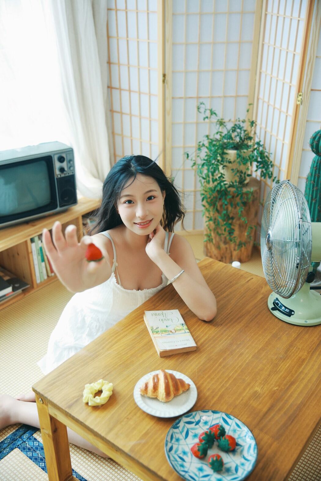YiTuYu艺图语 Vol.9929 Xiao U (48P)