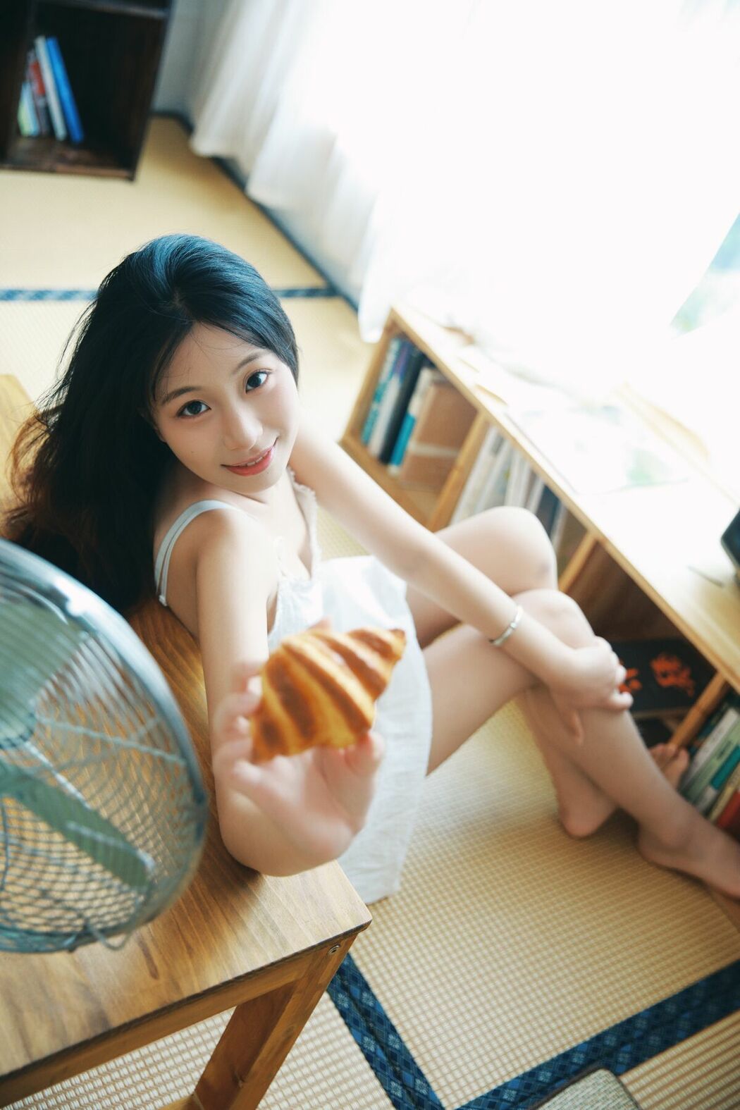 YiTuYu艺图语 Vol.9929 Xiao U (48P)