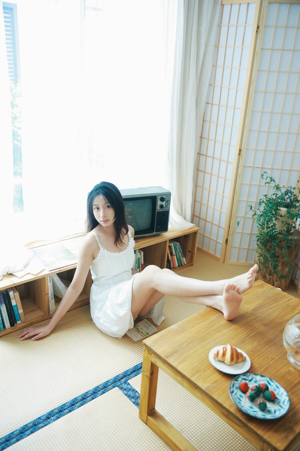 YiTuYu艺图语 Vol.9929 Xiao U (48P)