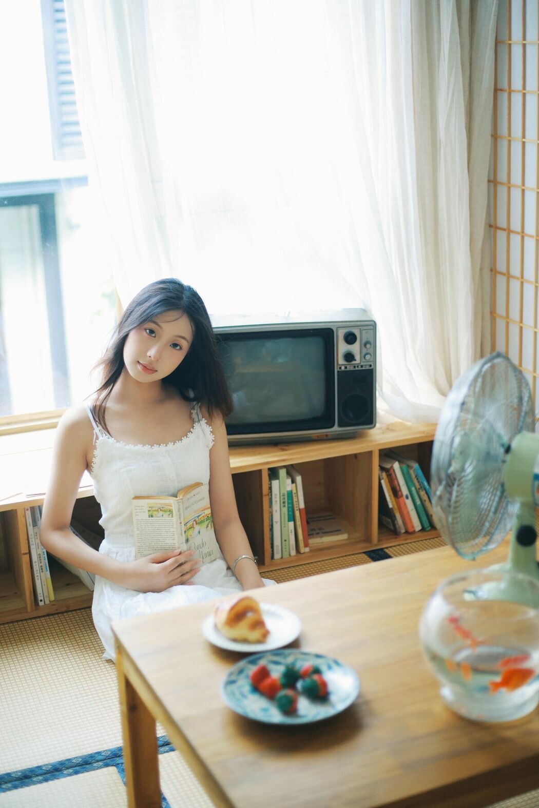 YiTuYu艺图语 Vol.9929 Xiao U (48P)