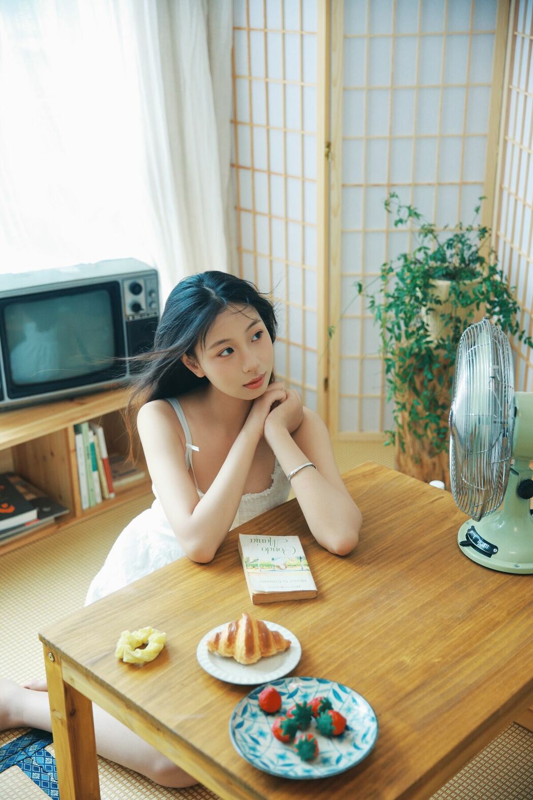 YiTuYu艺图语 Vol.9929 Xiao U (48P)