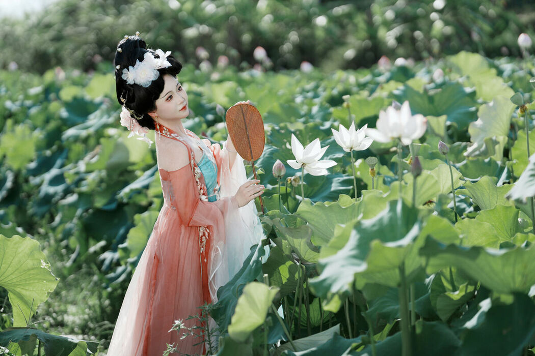 YiTuYu艺图语 Vol.9931 Ning Ying Zhi Bi (17P)