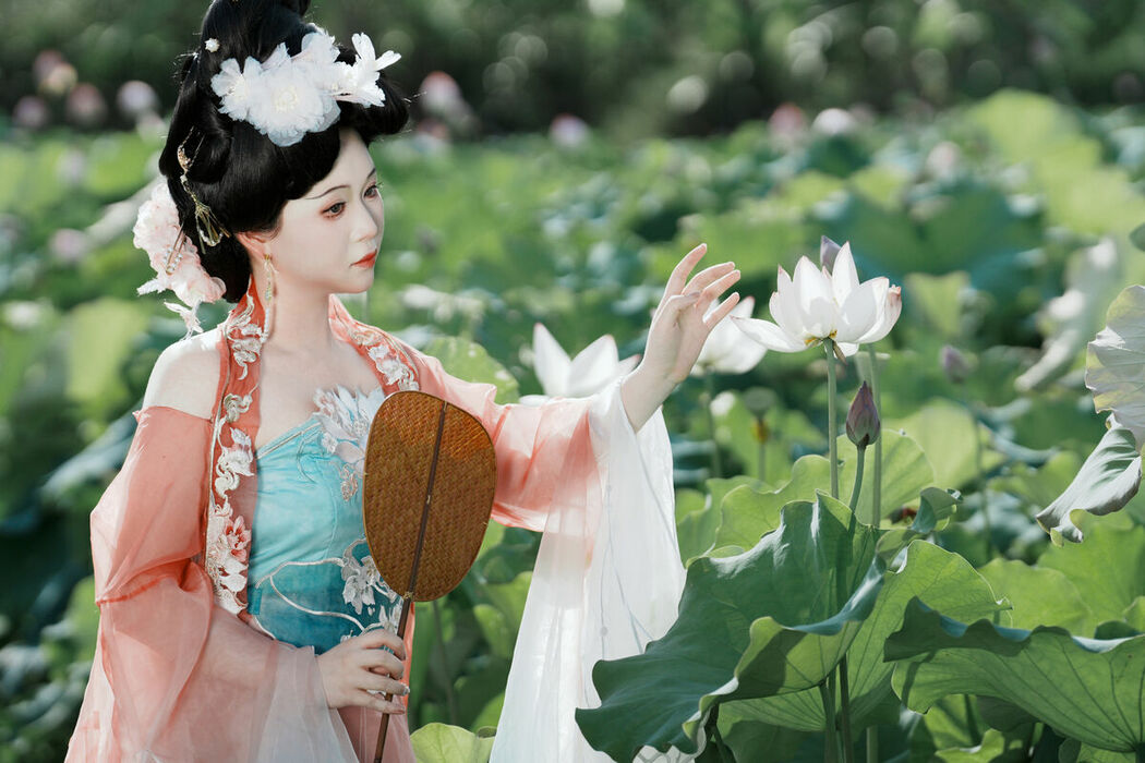 YiTuYu艺图语 Vol.9931 Ning Ying Zhi Bi (17P)