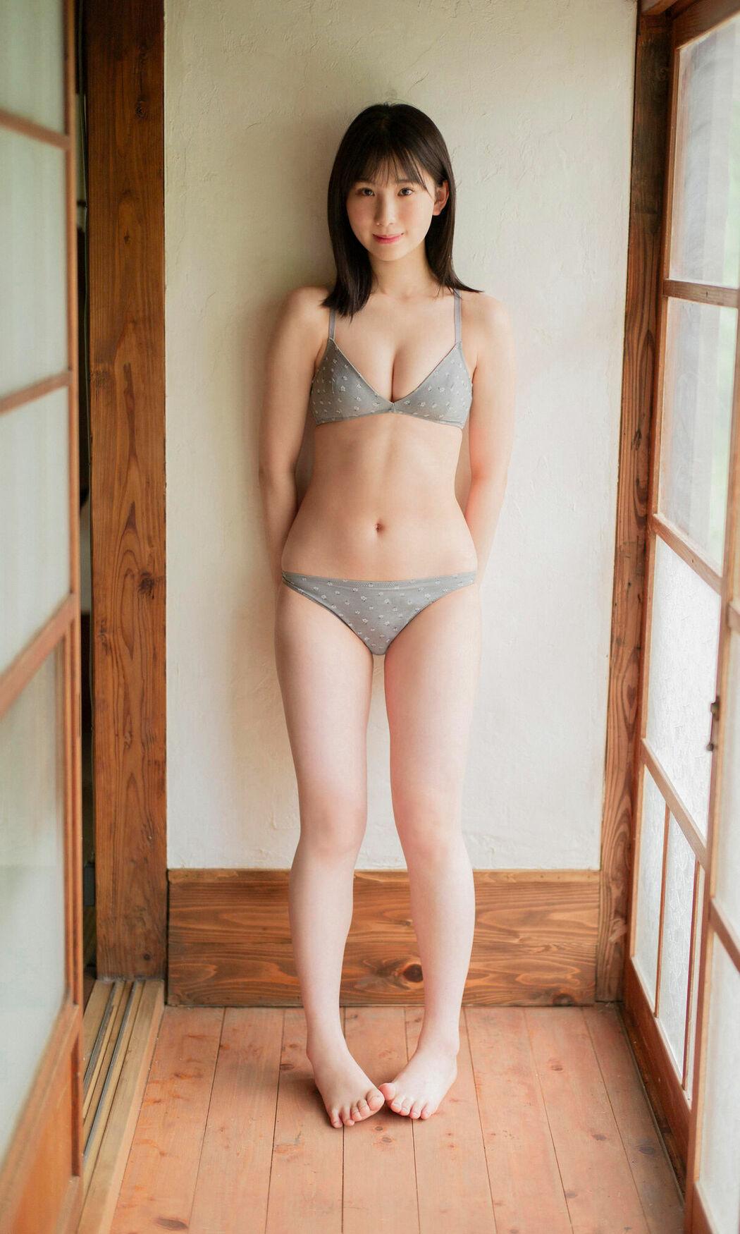 JP Nozomi Nishio 西尾希美 – 写真集 七色モラトリアム (51P)