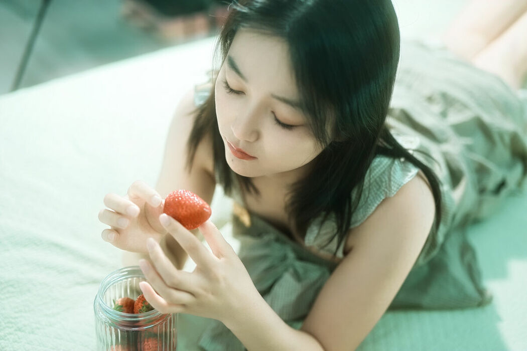 YiTuYu艺图语 Vol.9932 Kiri Kiri (15P)