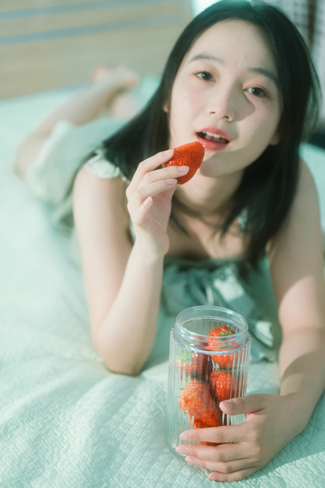 YiTuYu艺图语 Vol.9932 Kiri Kiri (15P)