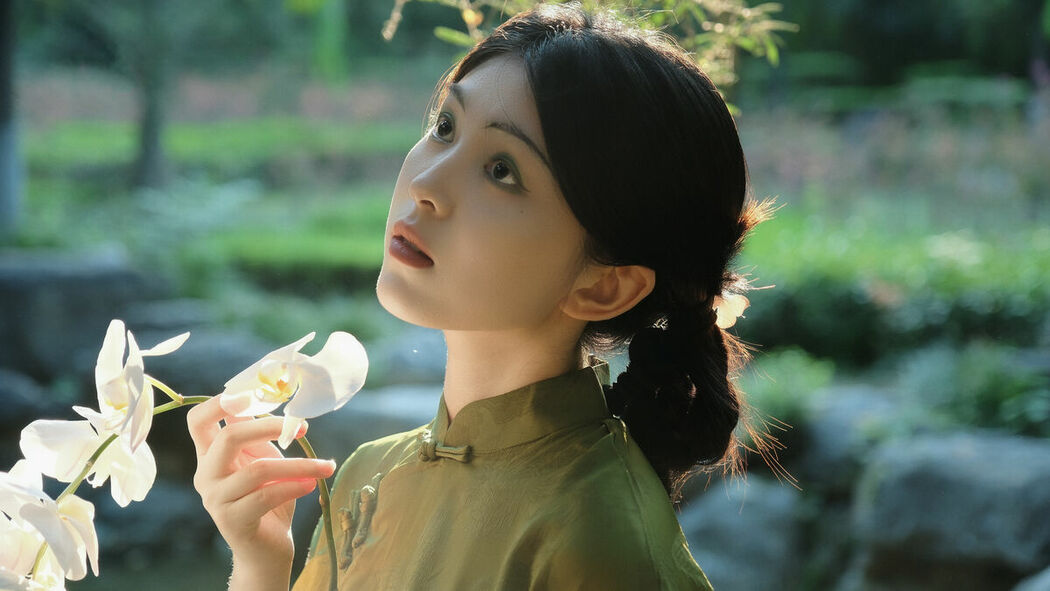 YiTuYu艺图语 Vol.9941 Chen Zi He (22P)