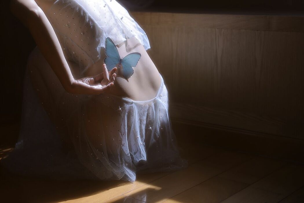 YiTuYu艺图语 Vol.9943 Liu Liu (16P)