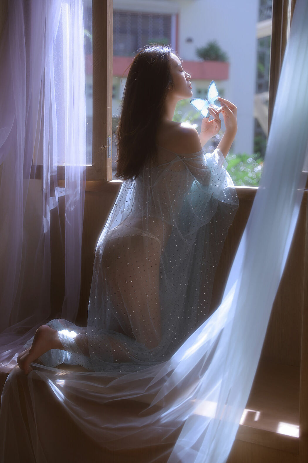 YiTuYu艺图语 Vol.9943 Liu Liu (16P)