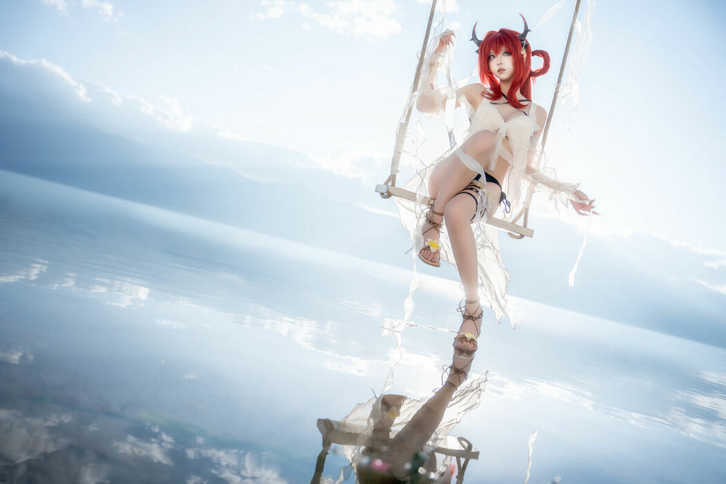 Coser@纸悦Etsu_ko – 明日方舟 史尔特尔 泳装 (38P)