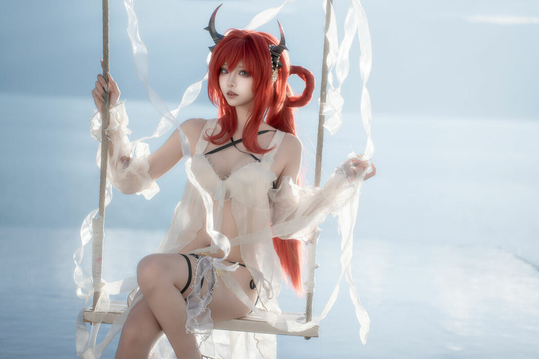 Coser@纸悦Etsu_ko – 明日方舟 史尔特尔 泳装 (38P)