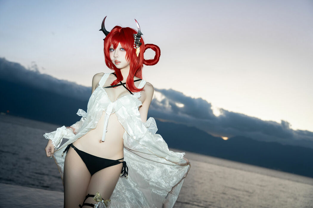 Coser@纸悦Etsu_ko – 明日方舟 史尔特尔 泳装 (38P)