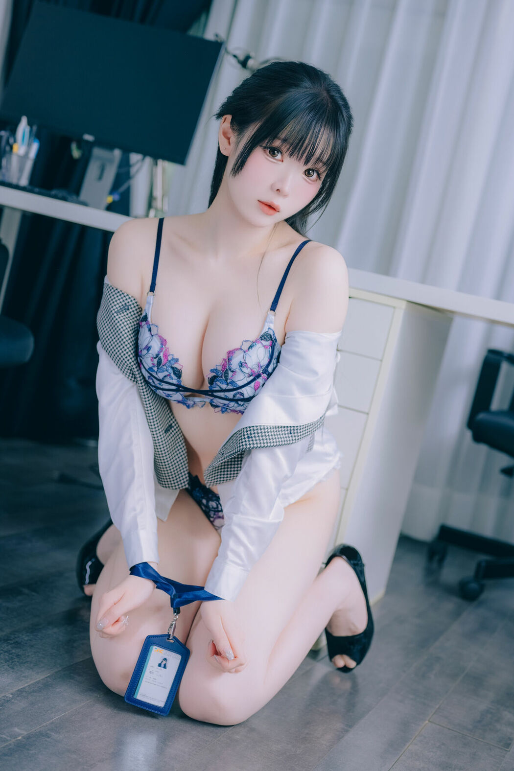 Coser@霜月shimo – DL写真集 Shimo Secret Office Vol.02 Part02 (70P)